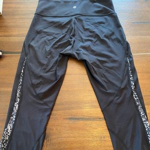 Lululemon Mix and Mesh Crop 21” Leggings